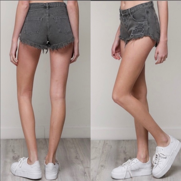 ✨LAST ONES ✨Black distressed shorts - Picture 6 of 6